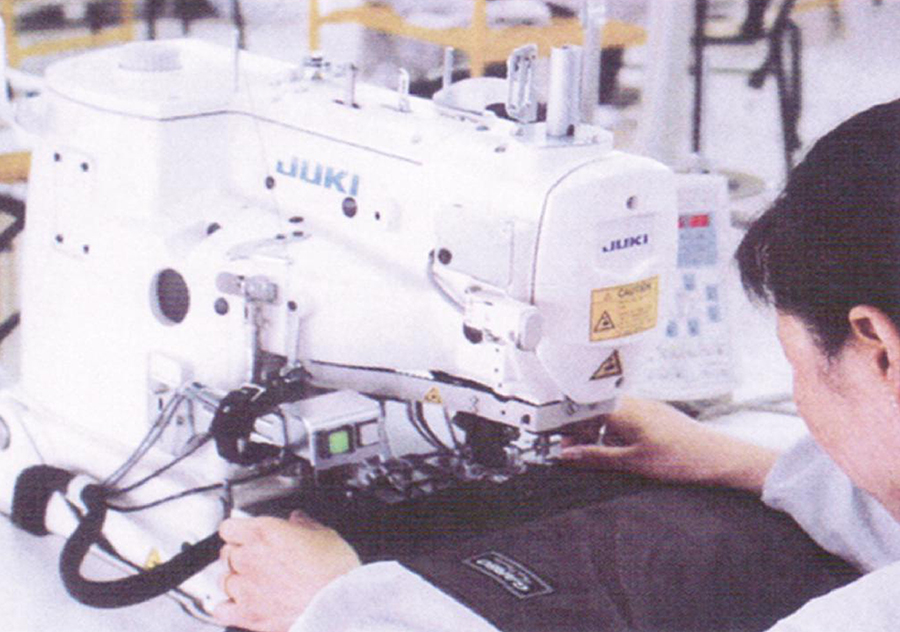 電腦圓頭鎖眼機